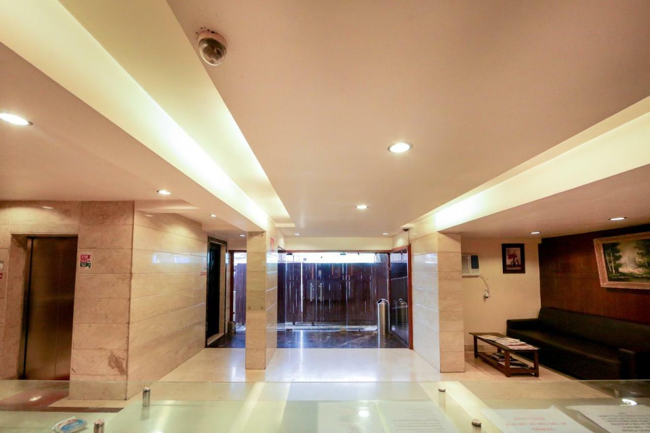 Lucky Hotel Goregaon Bombay Esterno foto