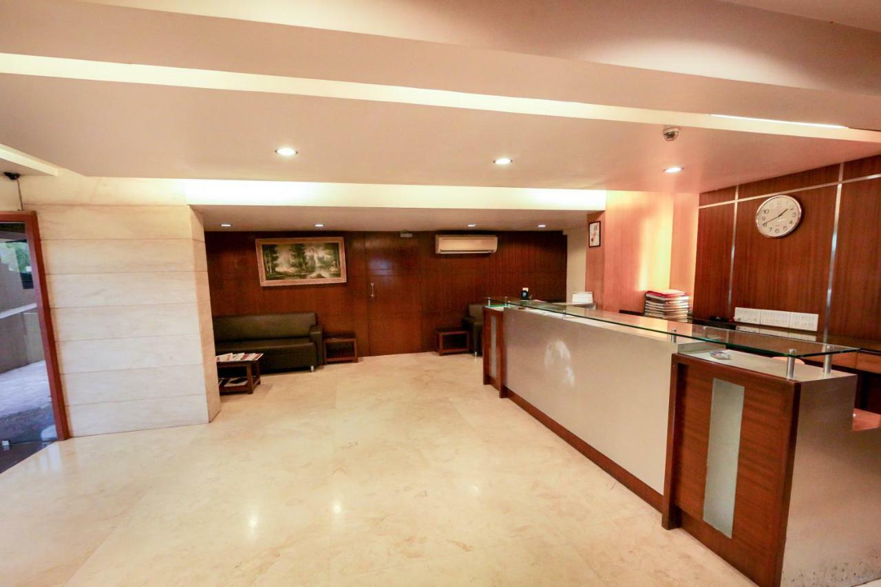 Lucky Hotel Goregaon Bombay Esterno foto