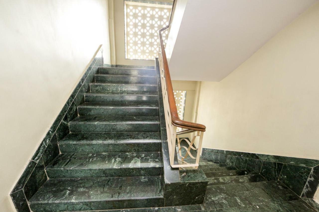 Lucky Hotel Goregaon Bombay Esterno foto