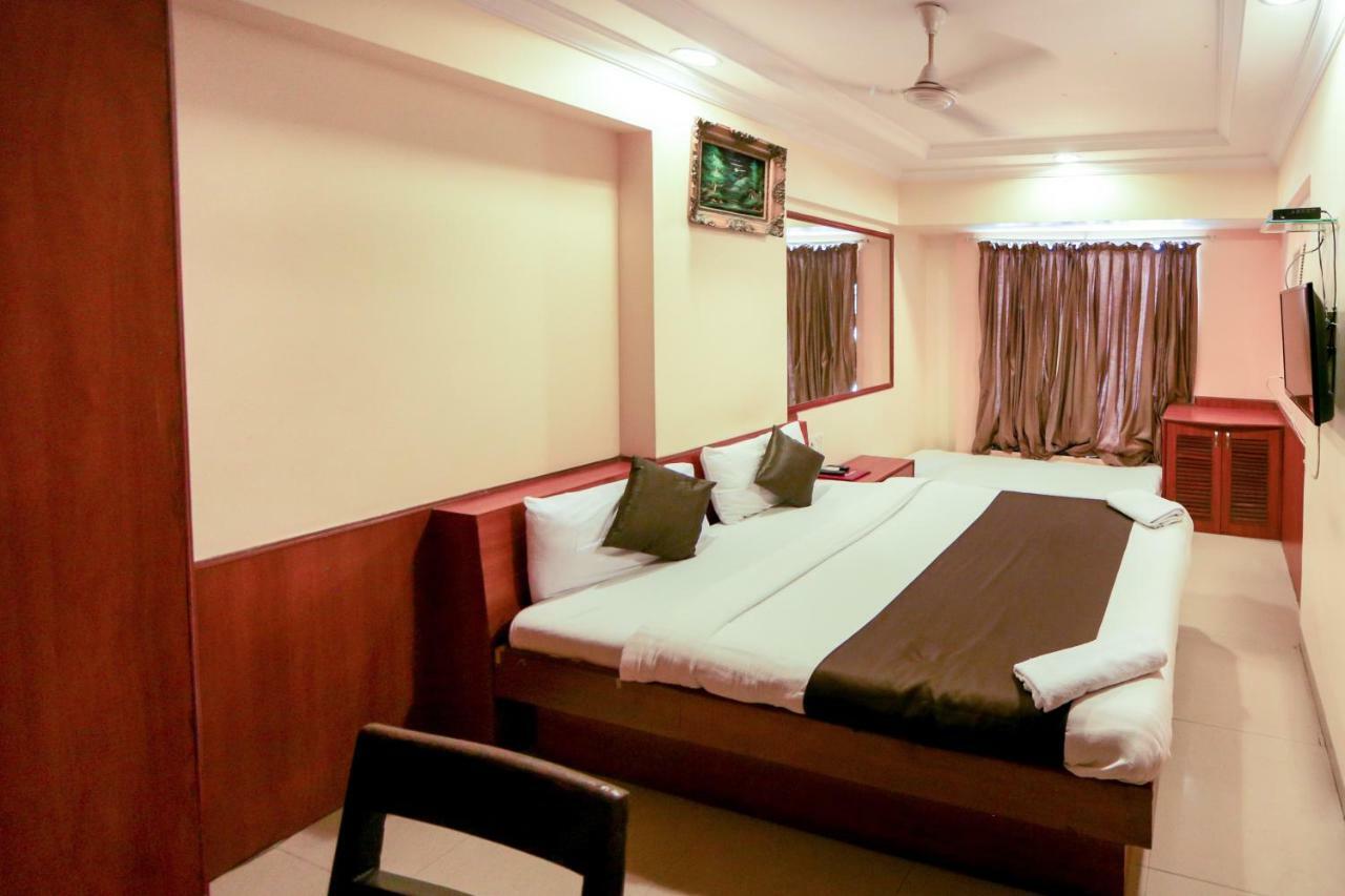 Lucky Hotel Goregaon Bombay Esterno foto