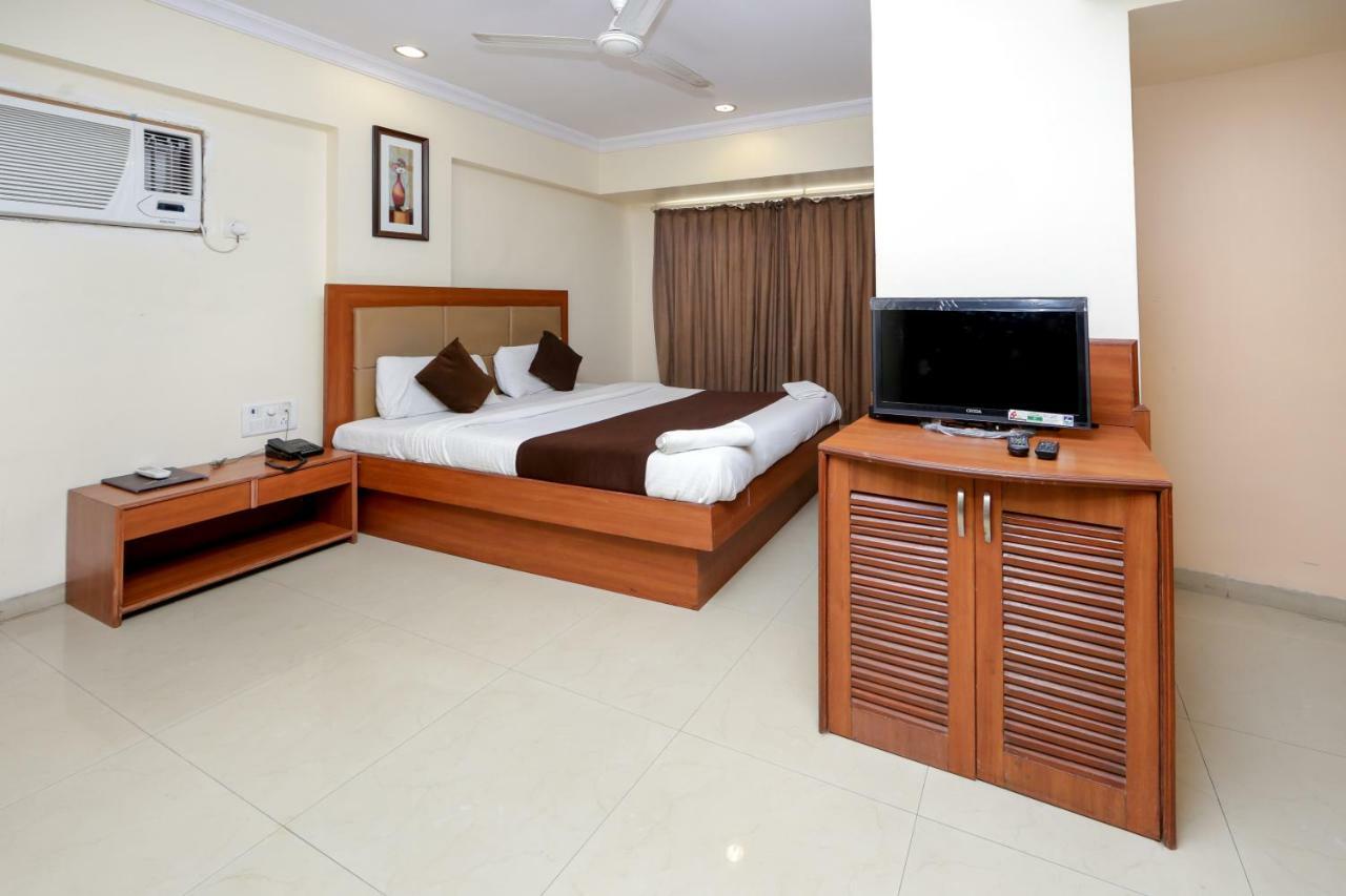 Lucky Hotel Goregaon Bombay Esterno foto