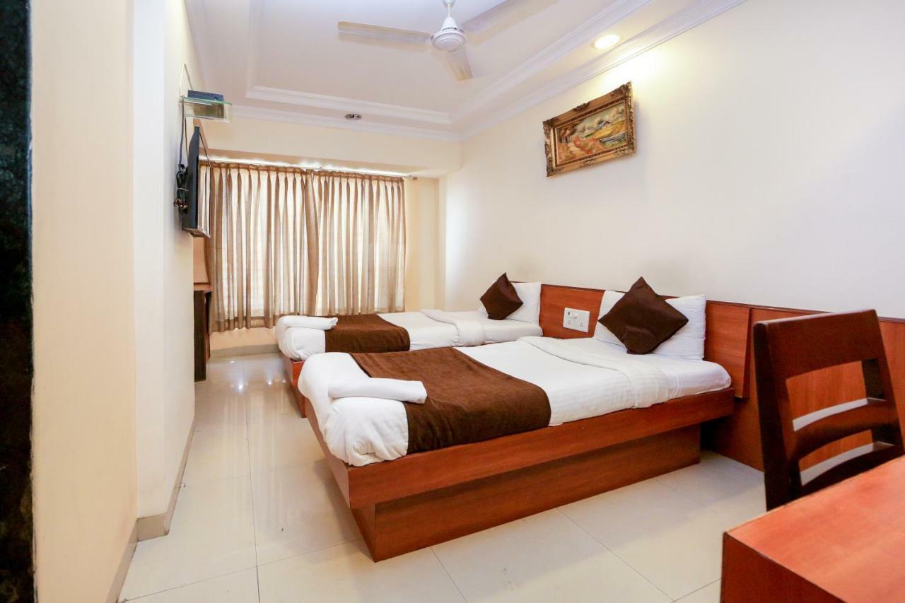 Lucky Hotel Goregaon Bombay Esterno foto