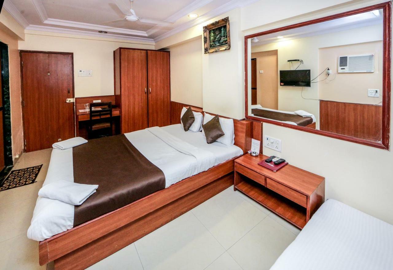 Lucky Hotel Goregaon Bombay Esterno foto
