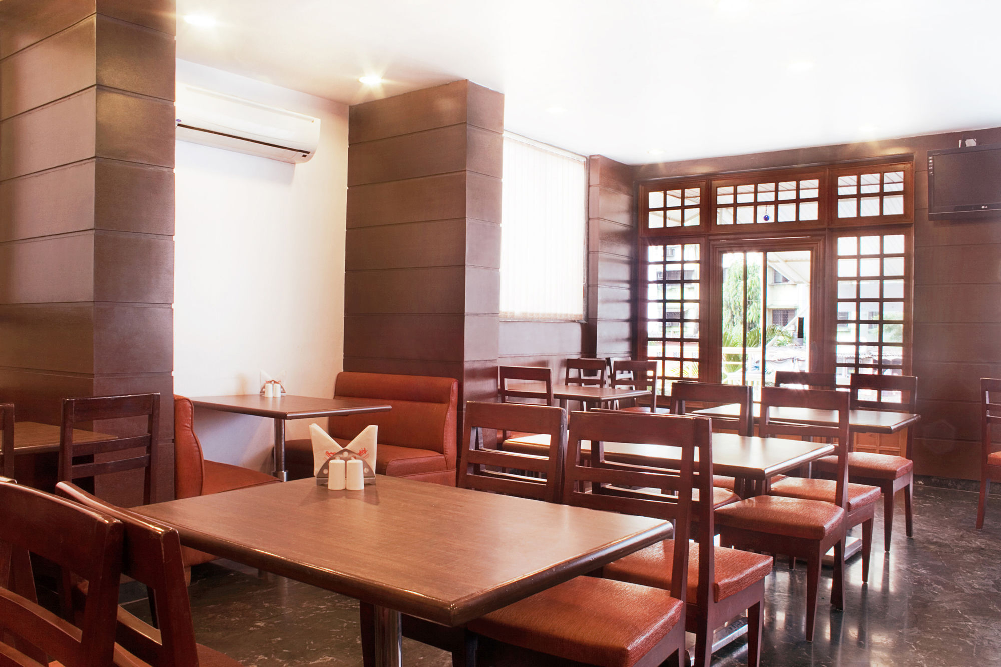 Lucky Hotel Goregaon Bombay Esterno foto