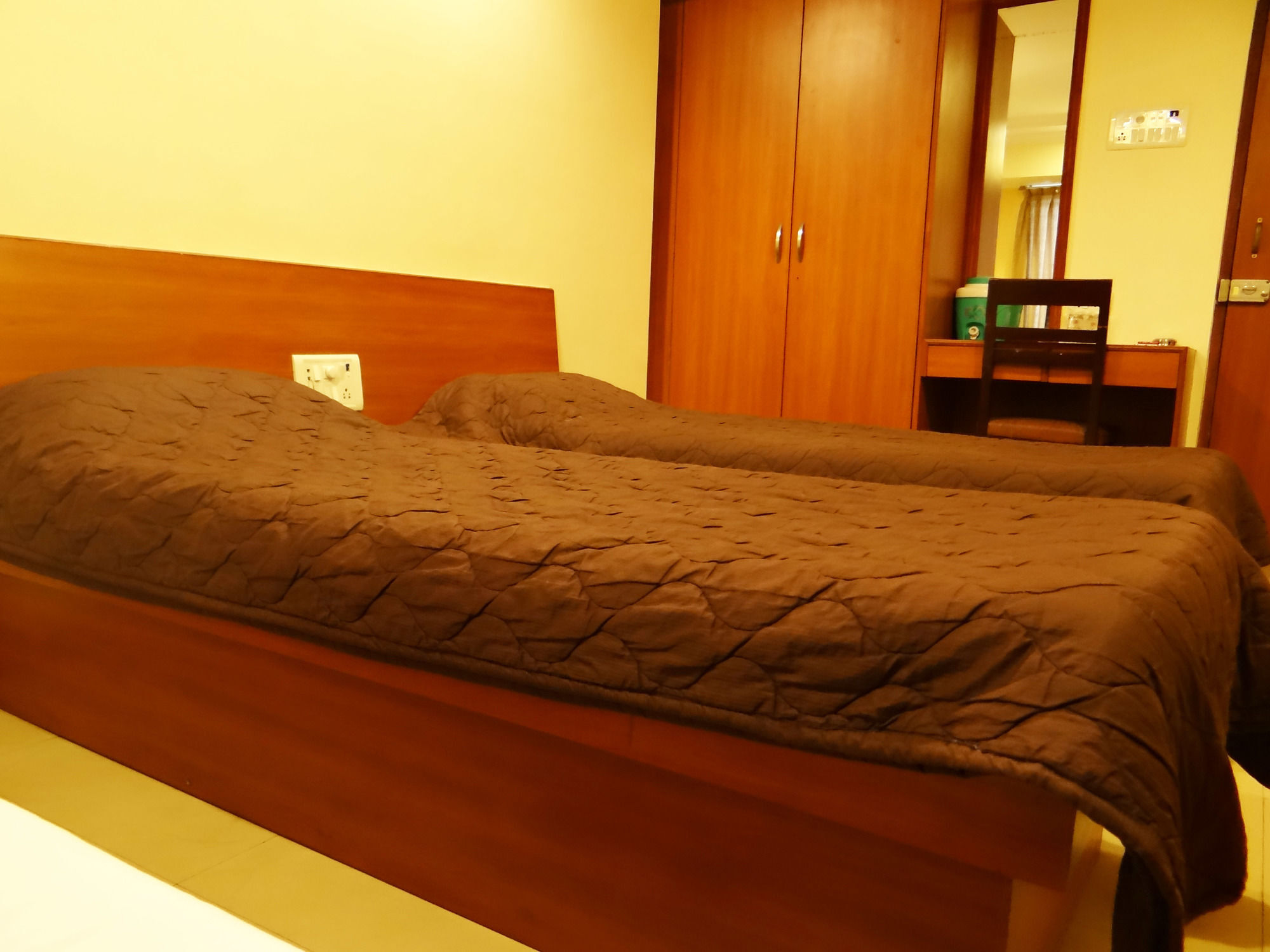 Lucky Hotel Goregaon Bombay Esterno foto