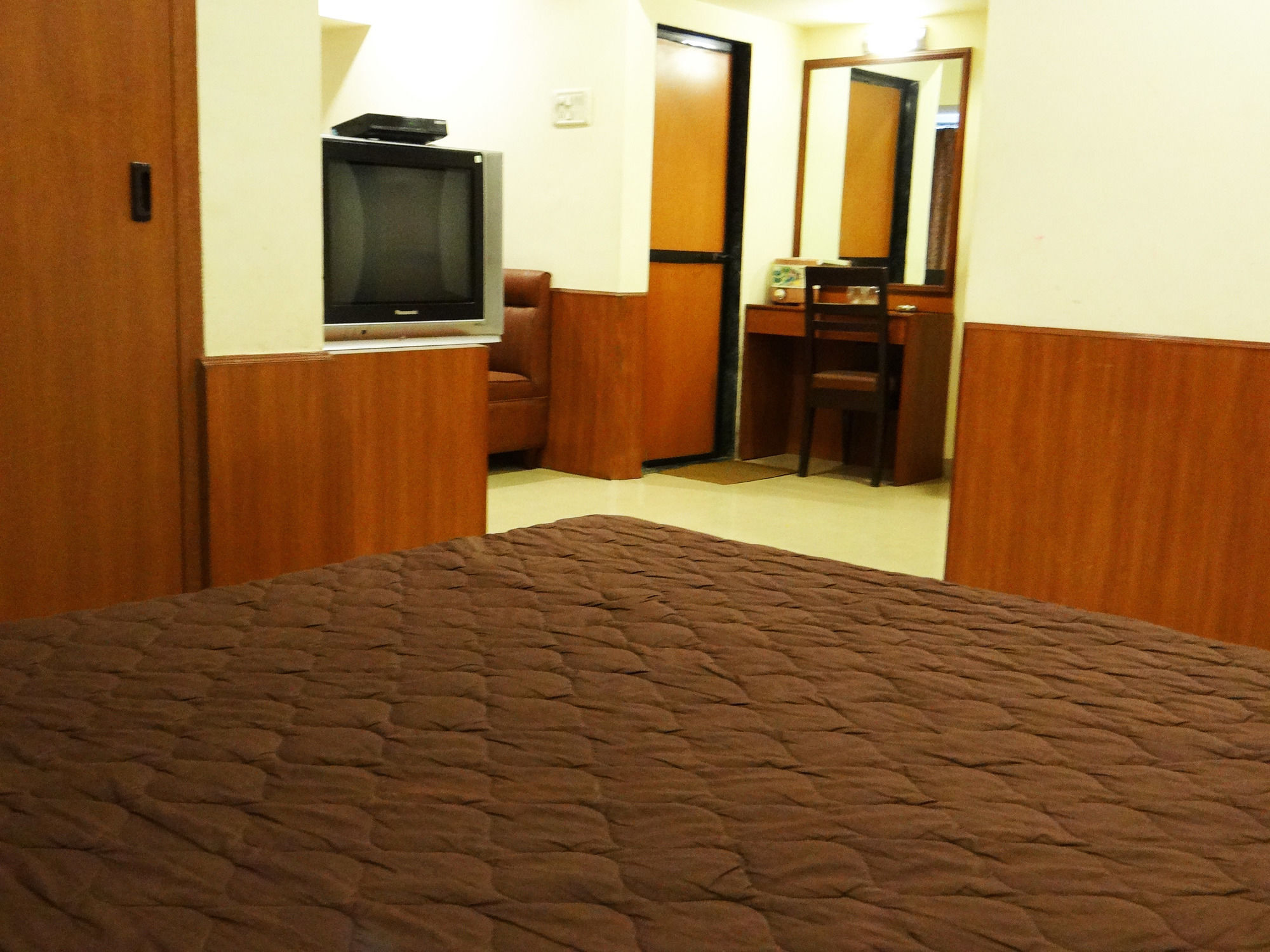 Lucky Hotel Goregaon Bombay Esterno foto