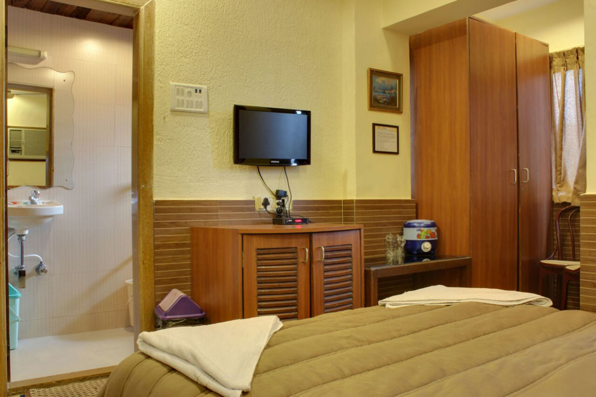 Lucky Hotel Goregaon Bombay Esterno foto